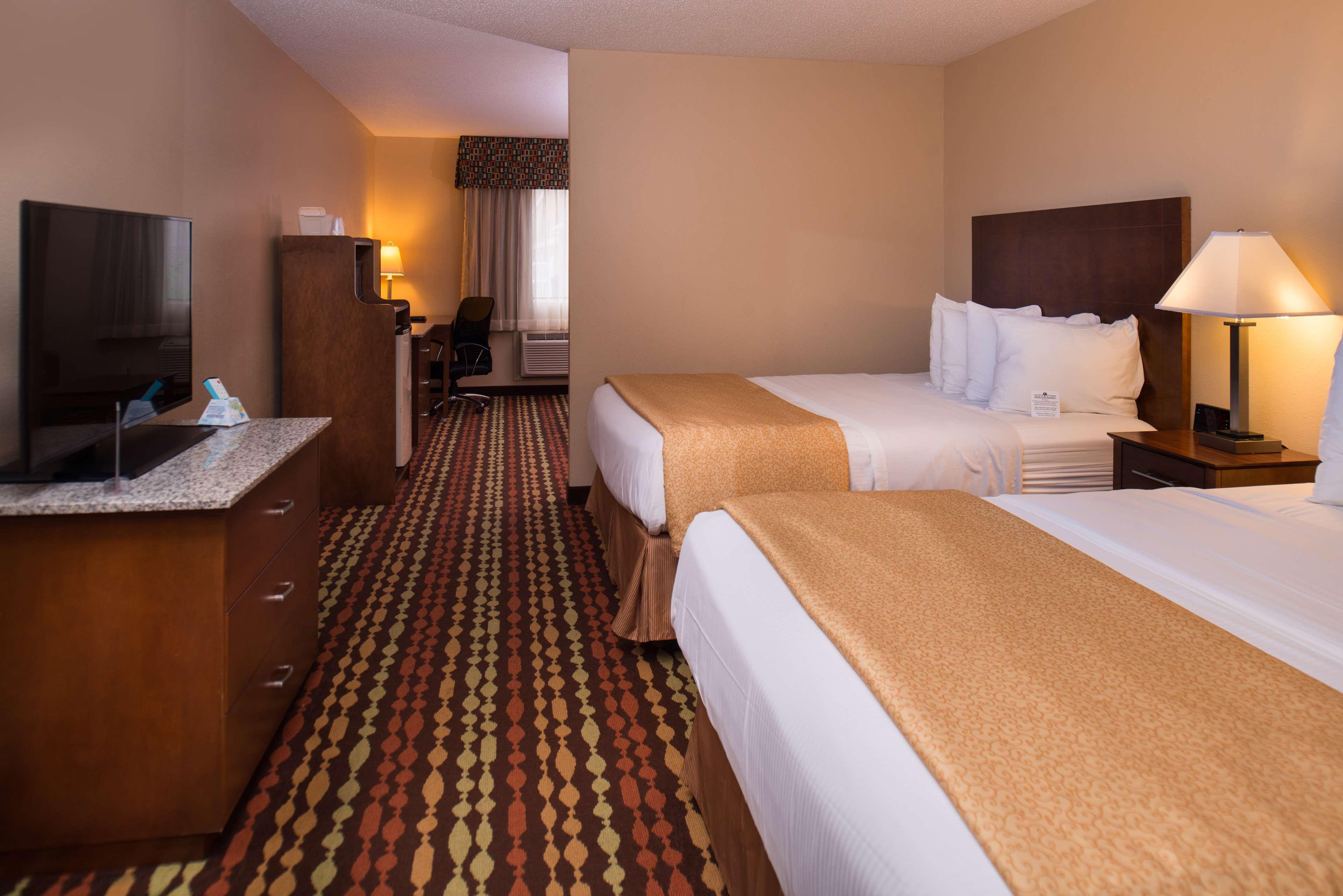 Best Western Ambassador Inn & Suites Wisconsin Dells Esterno foto