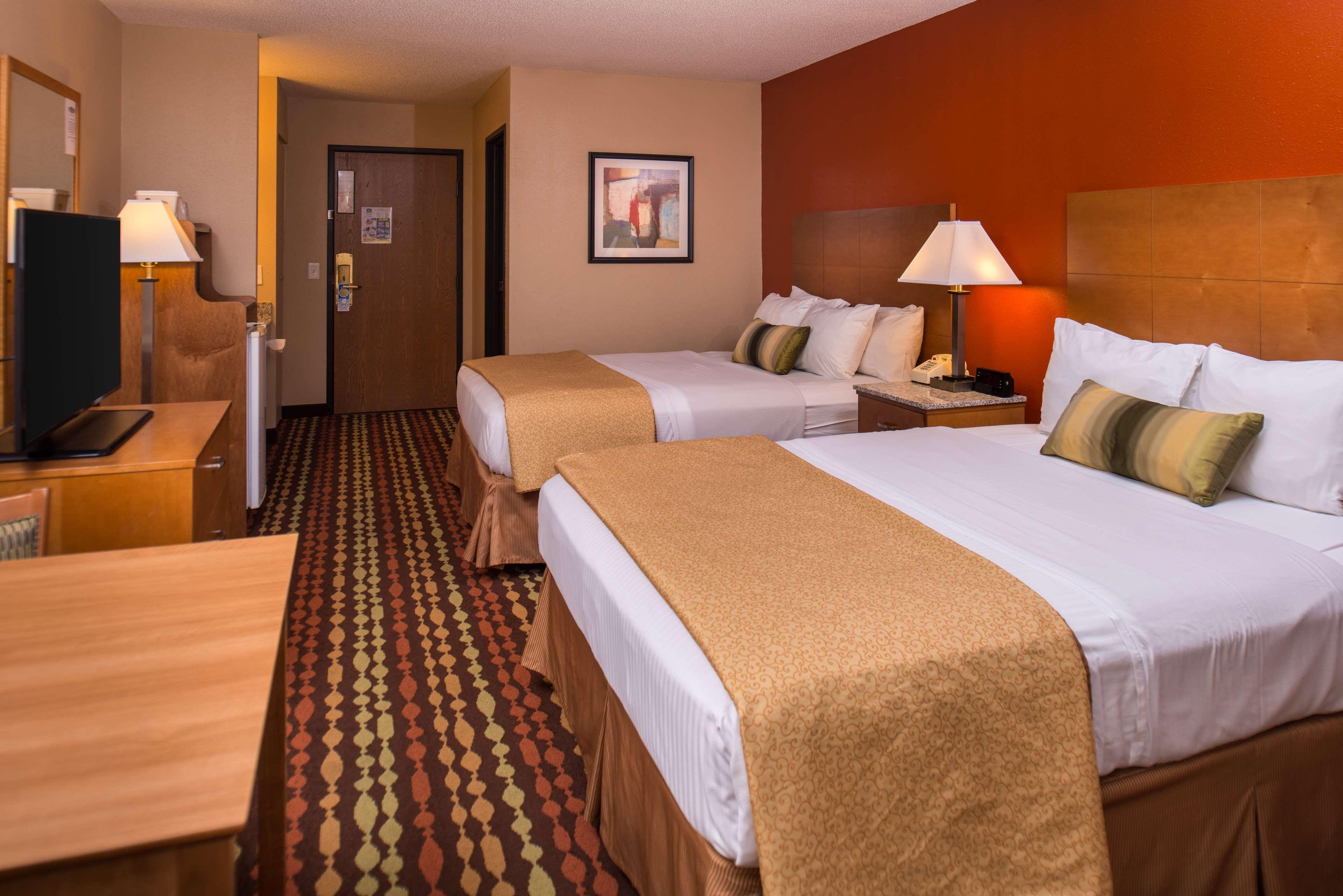 Best Western Ambassador Inn & Suites Wisconsin Dells Esterno foto