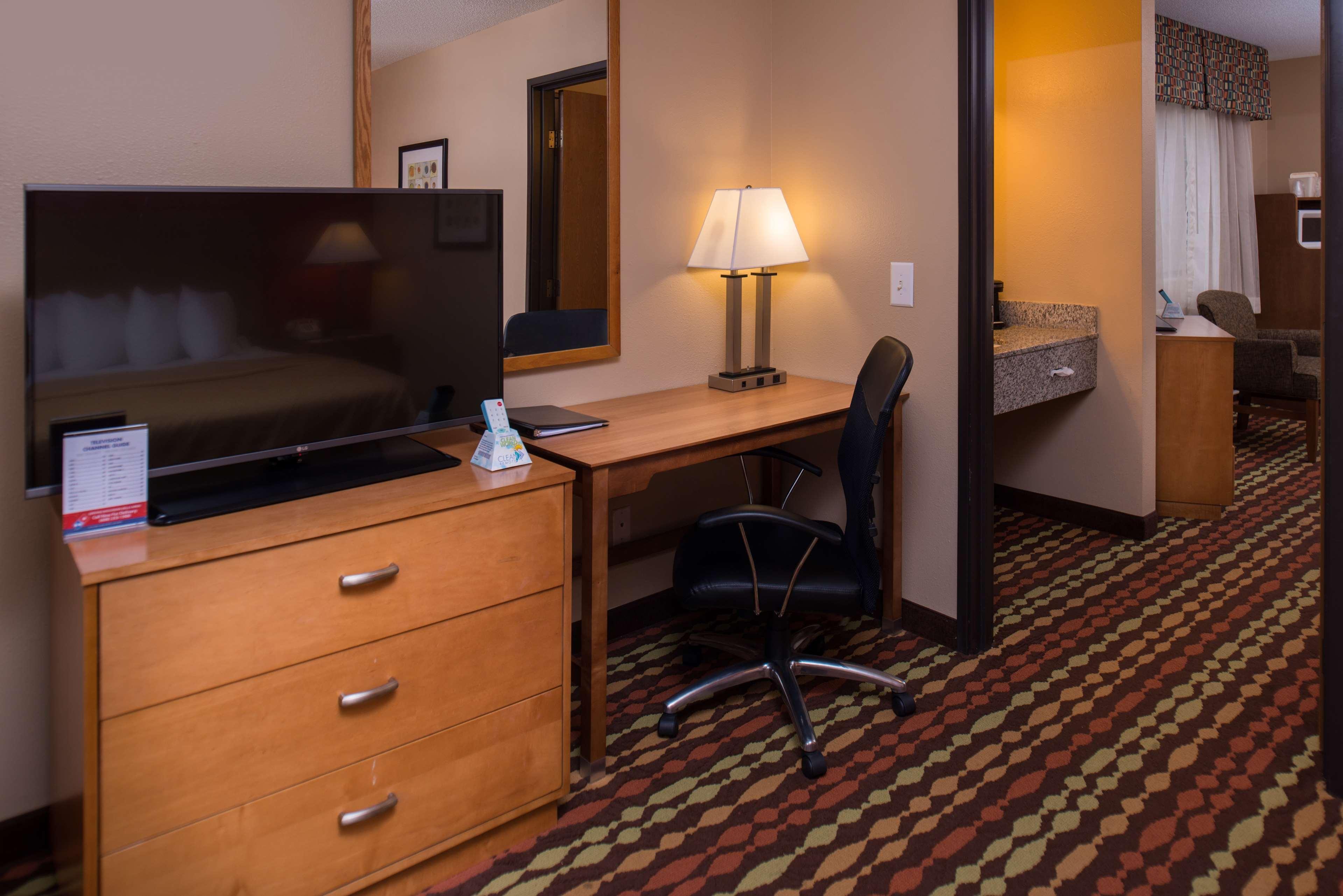 Best Western Ambassador Inn & Suites Wisconsin Dells Esterno foto