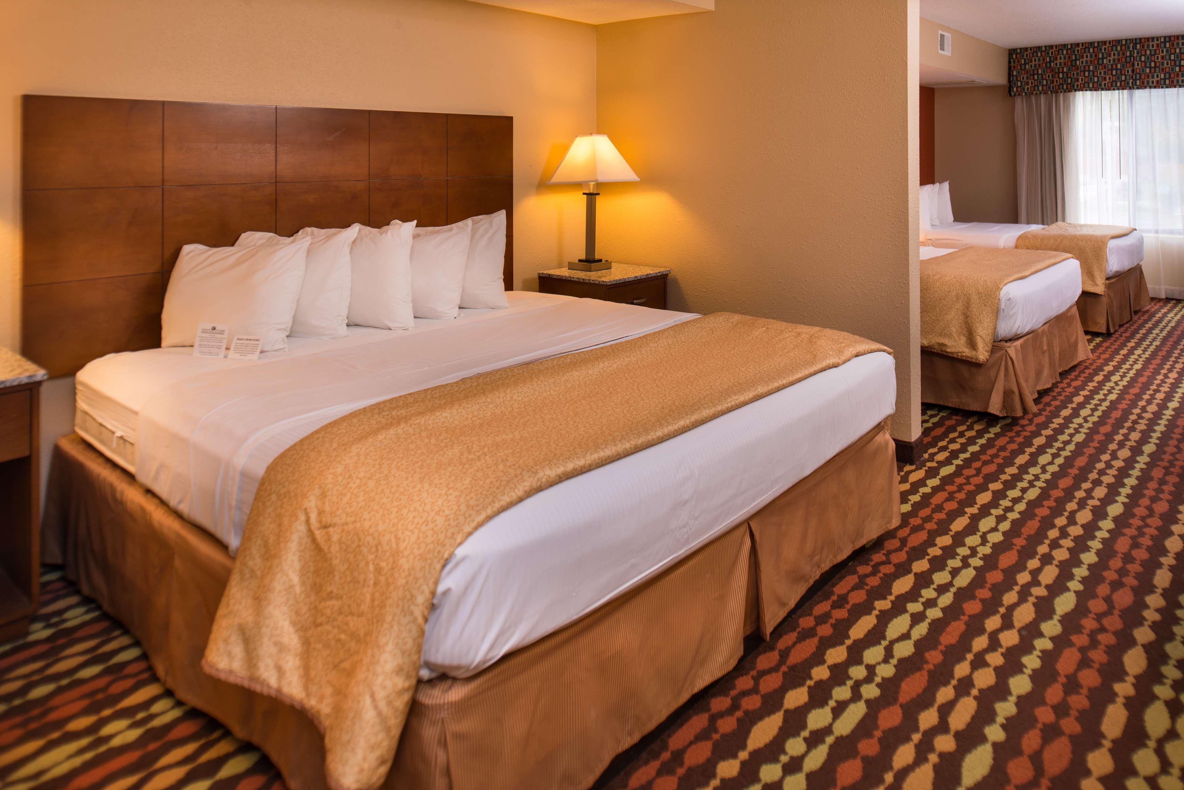 Best Western Ambassador Inn & Suites Wisconsin Dells Esterno foto