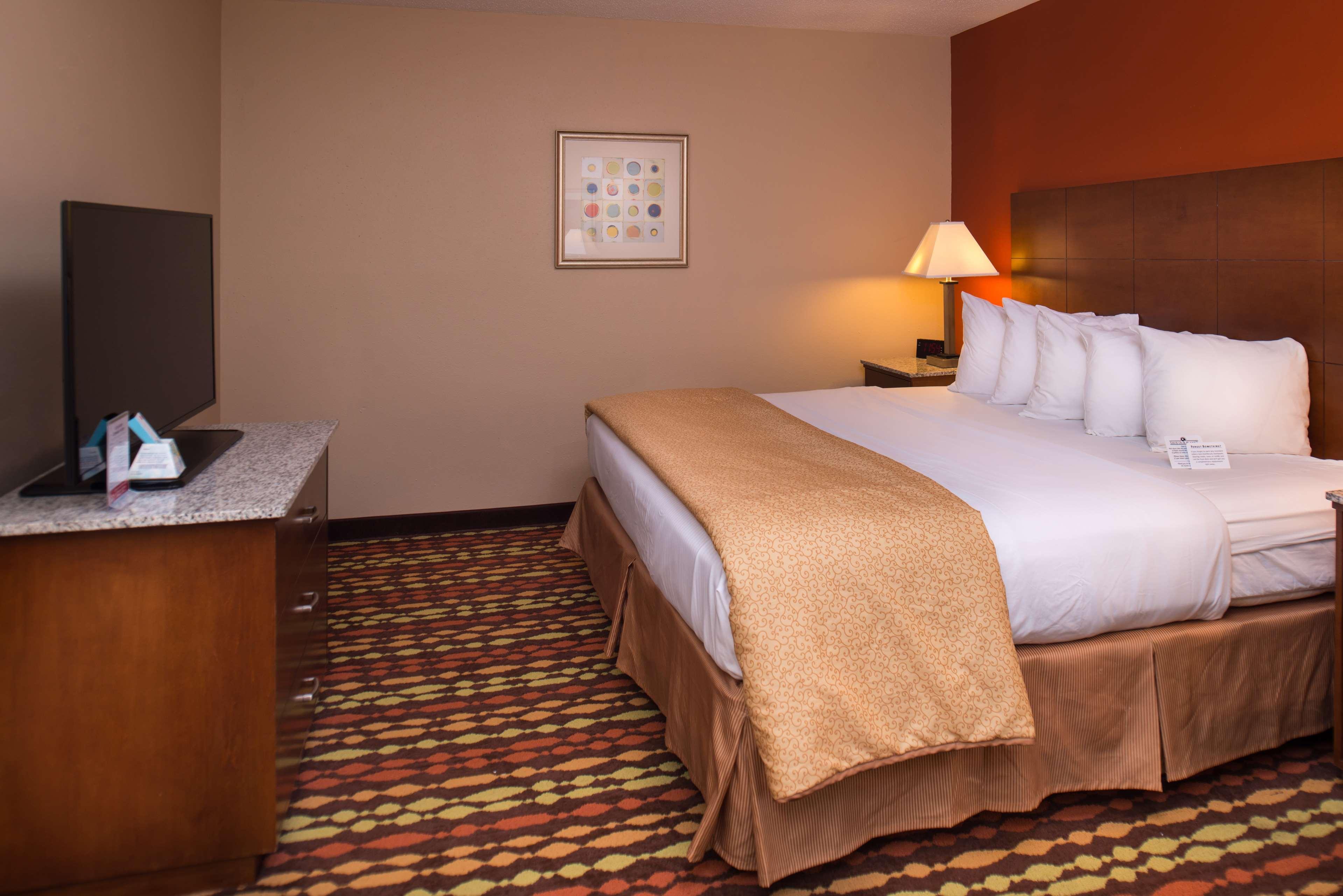 Best Western Ambassador Inn & Suites Wisconsin Dells Esterno foto