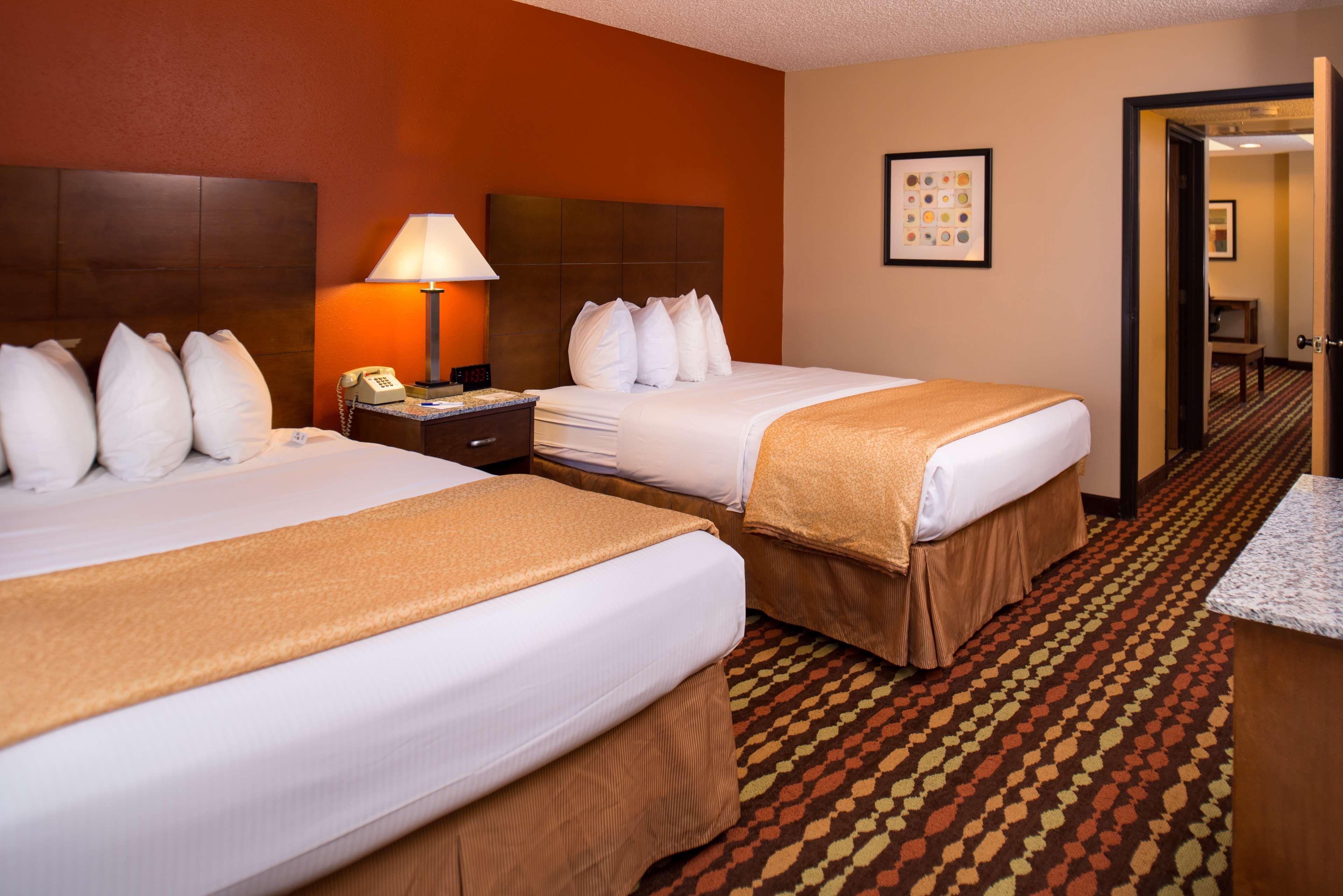 Best Western Ambassador Inn & Suites Wisconsin Dells Esterno foto