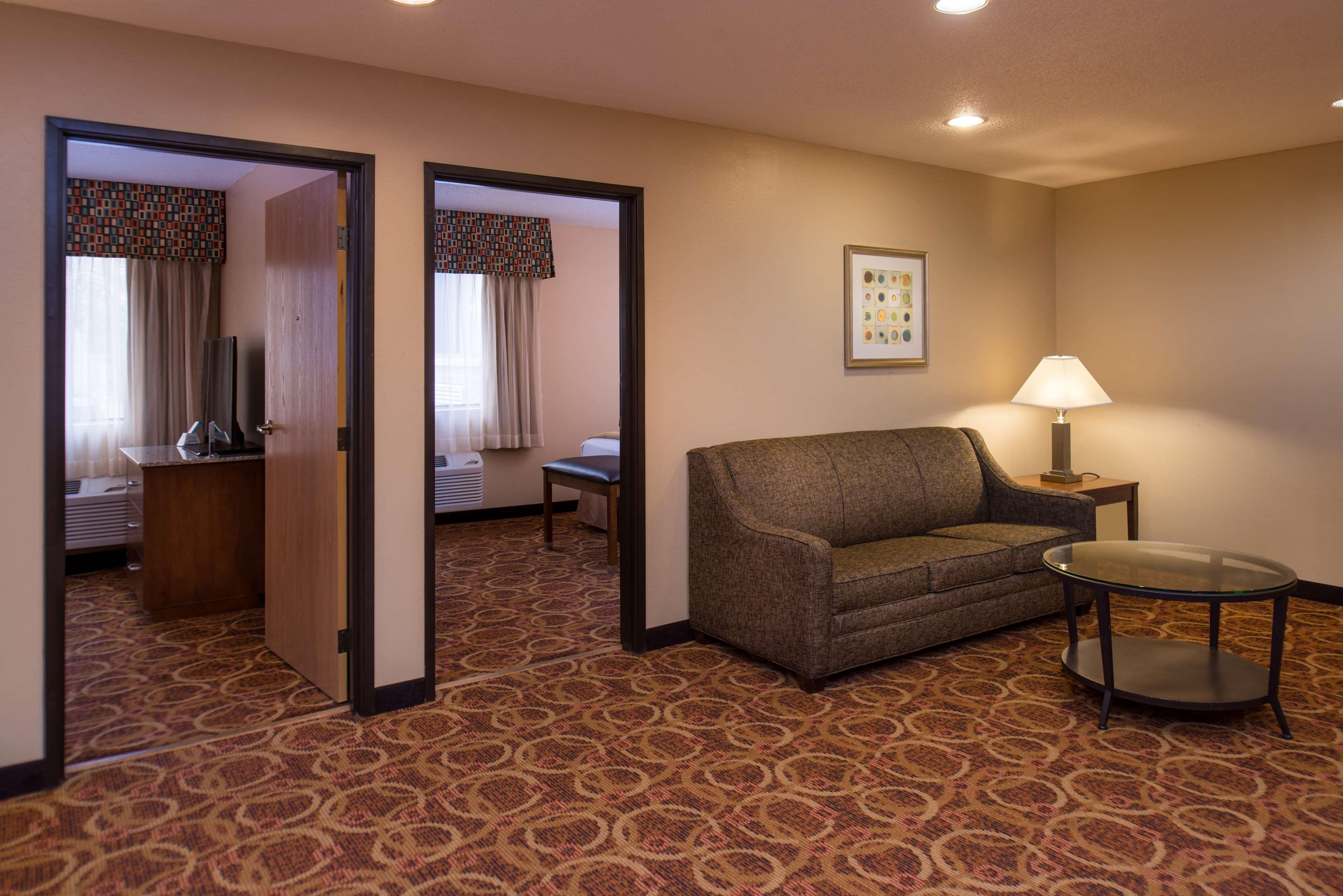Best Western Ambassador Inn & Suites Wisconsin Dells Esterno foto