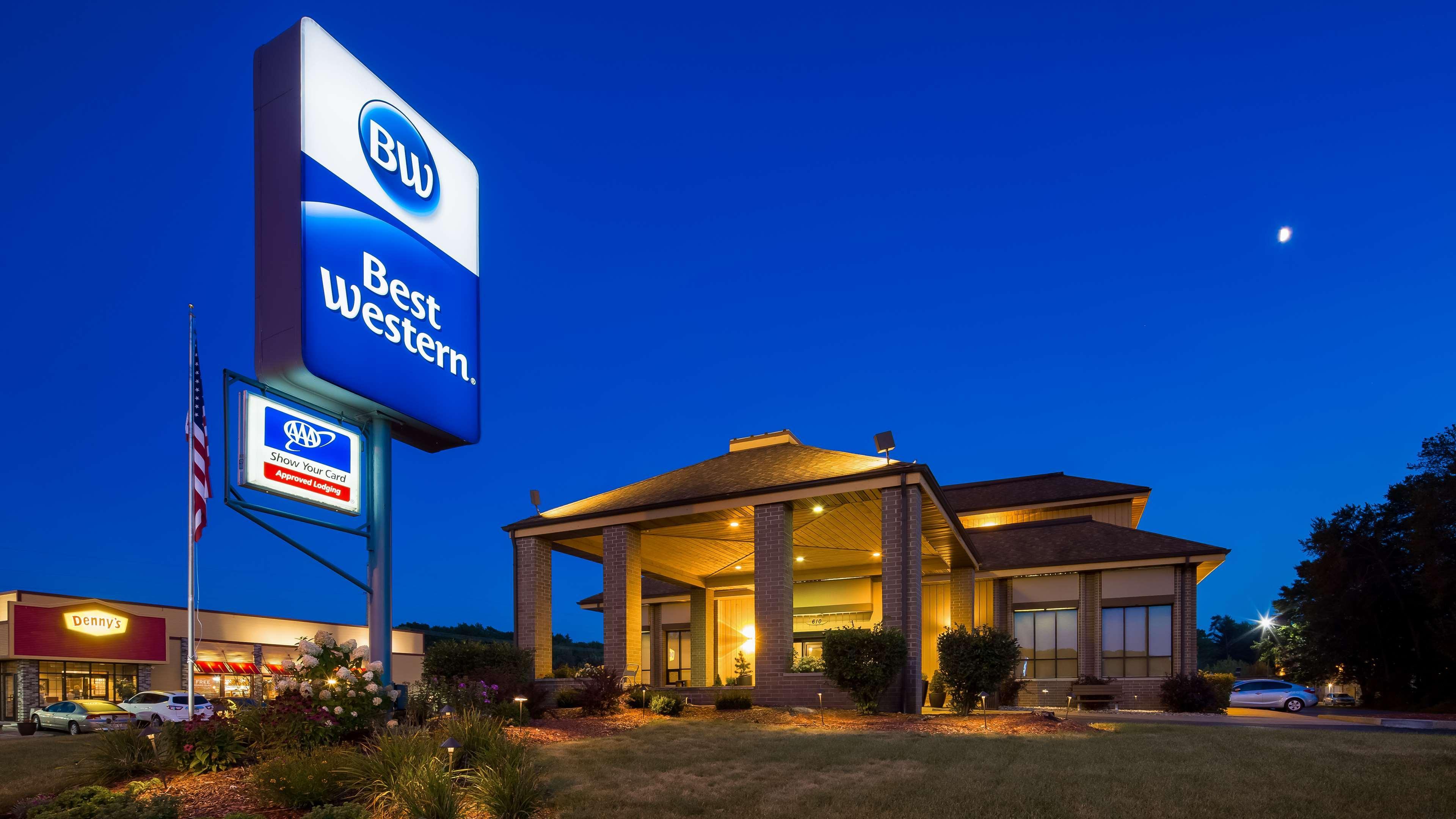 Best Western Ambassador Inn & Suites Wisconsin Dells Esterno foto