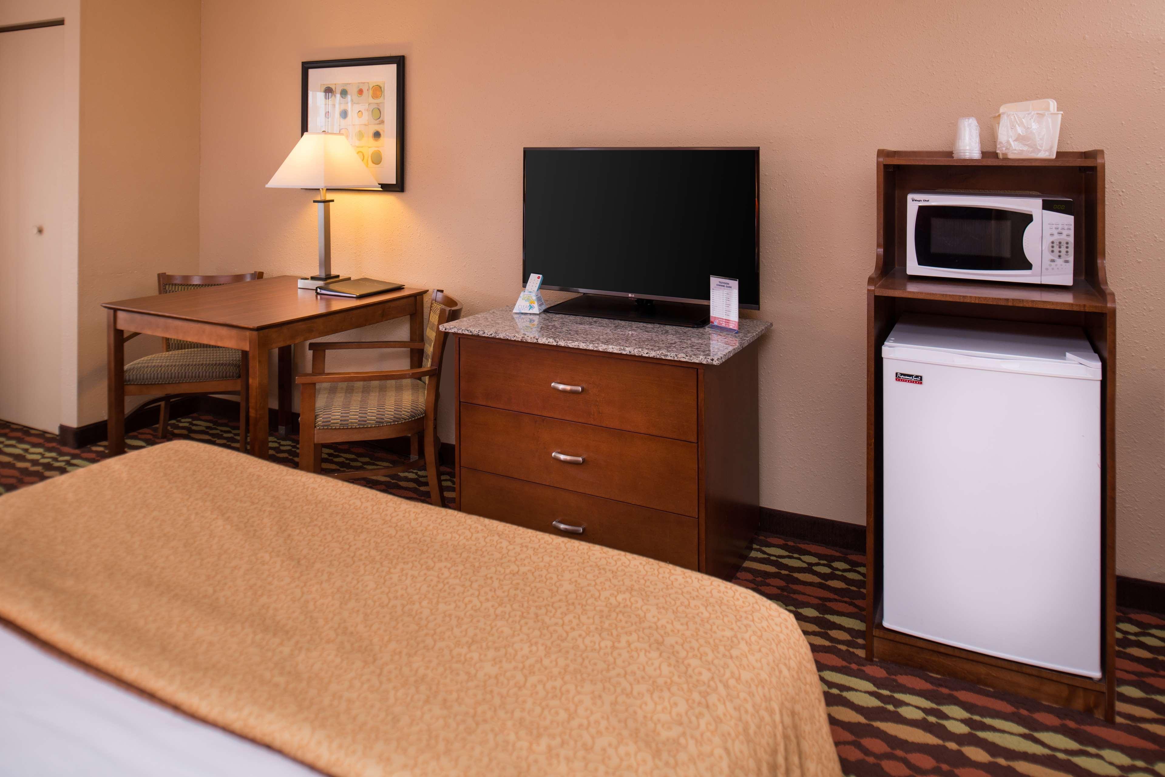 Best Western Ambassador Inn & Suites Wisconsin Dells Esterno foto