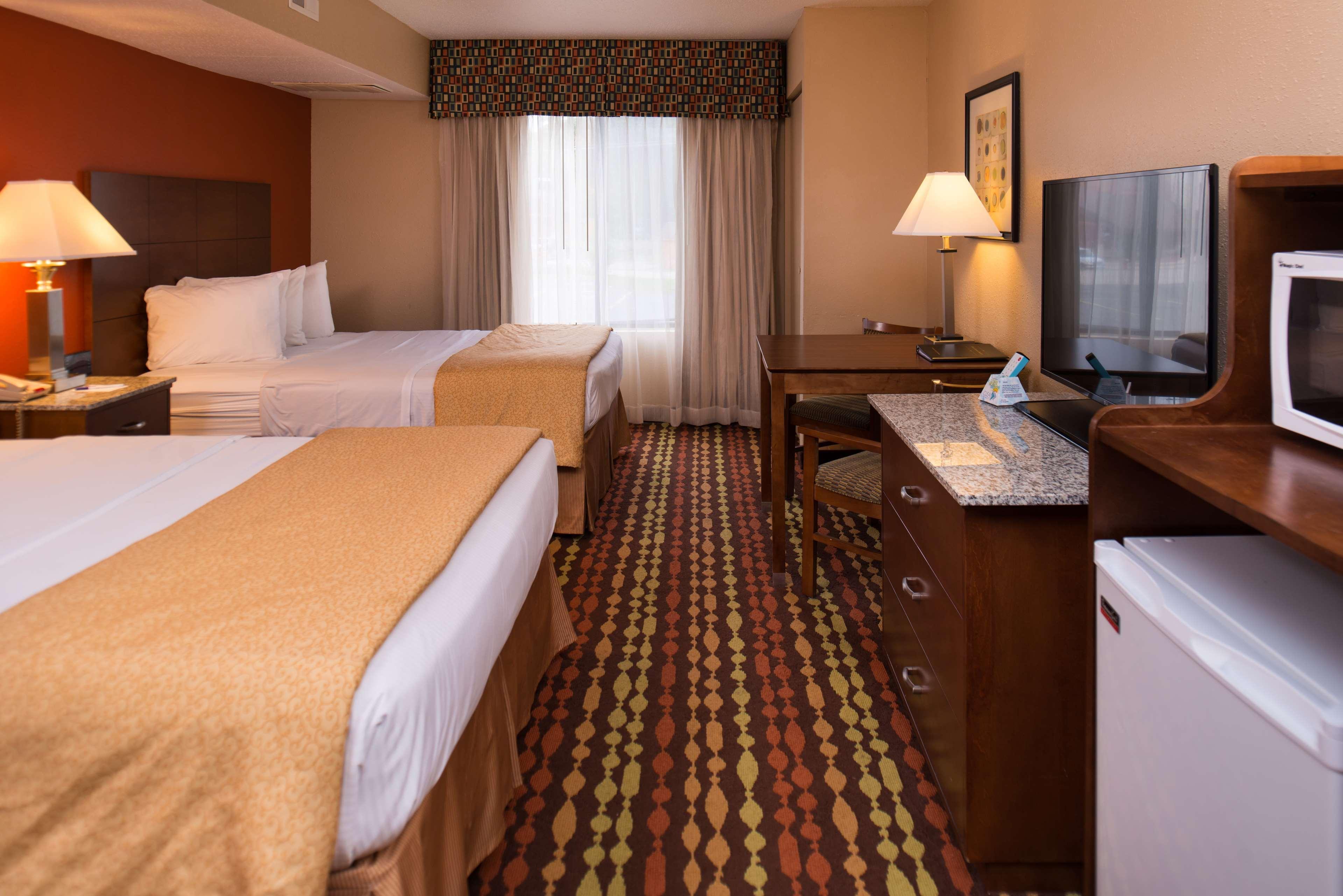 Best Western Ambassador Inn & Suites Wisconsin Dells Esterno foto