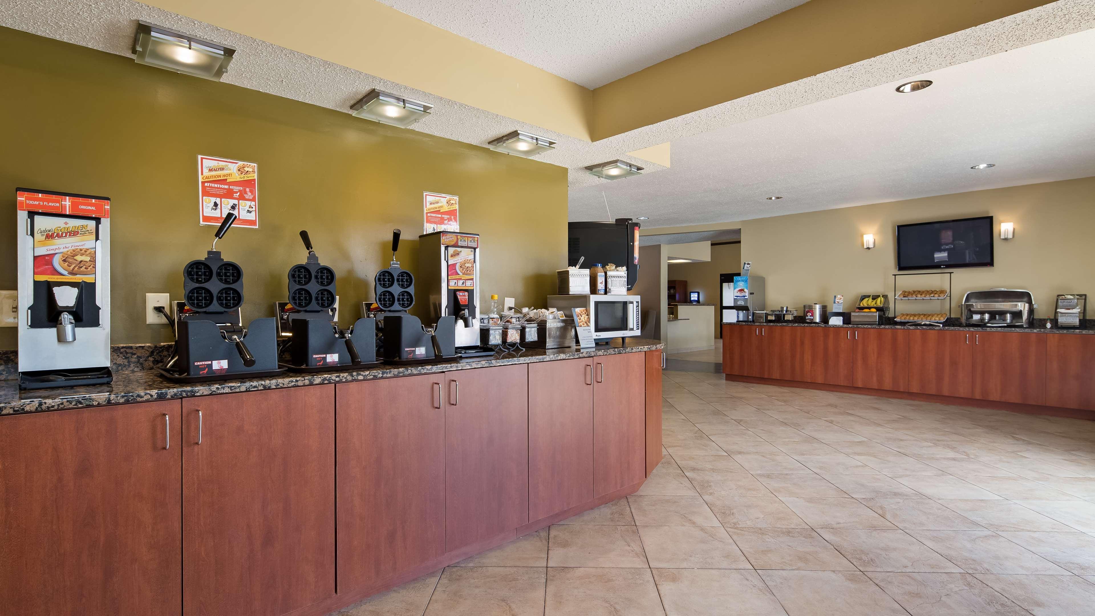 Best Western Ambassador Inn & Suites Wisconsin Dells Esterno foto