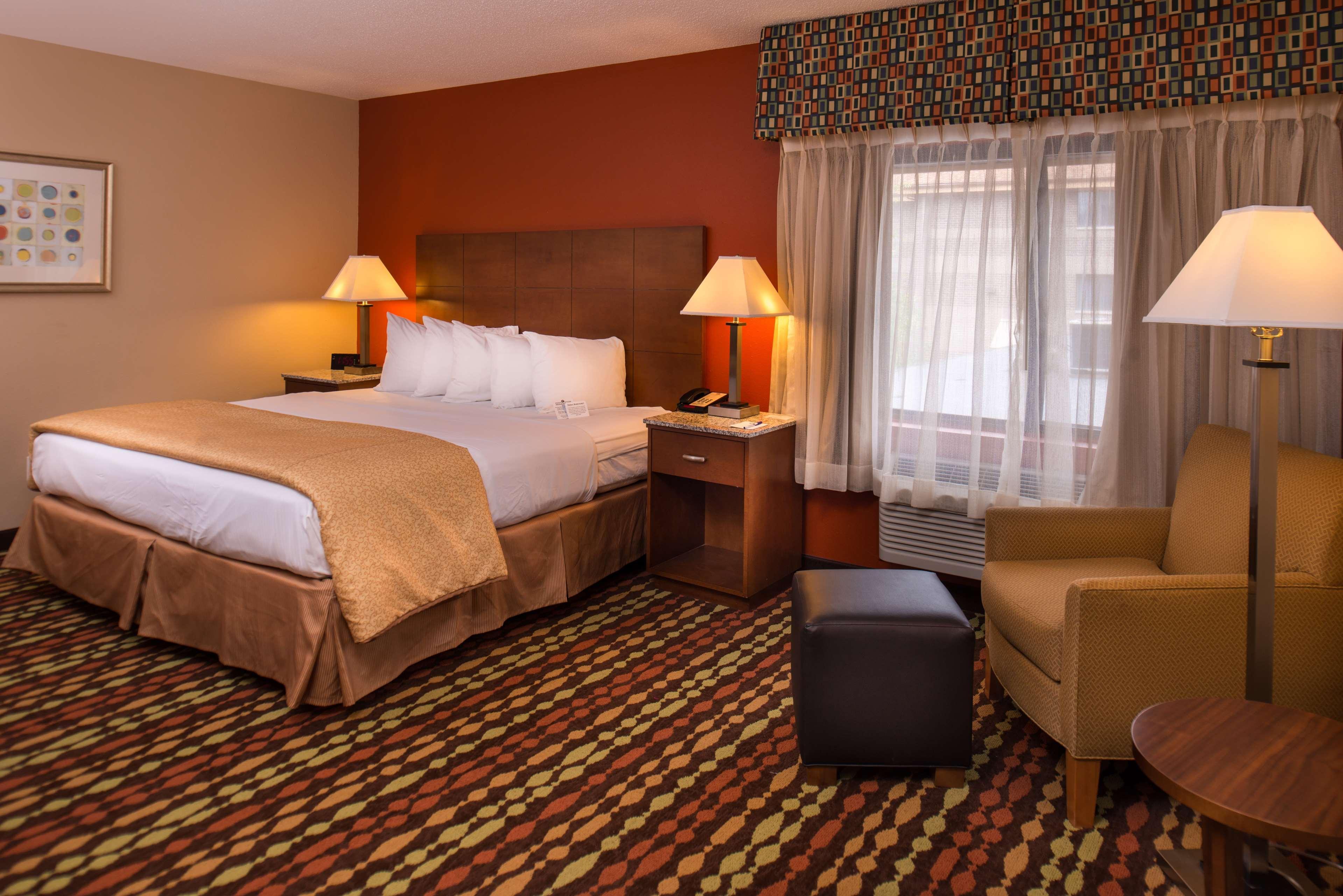 Best Western Ambassador Inn & Suites Wisconsin Dells Esterno foto