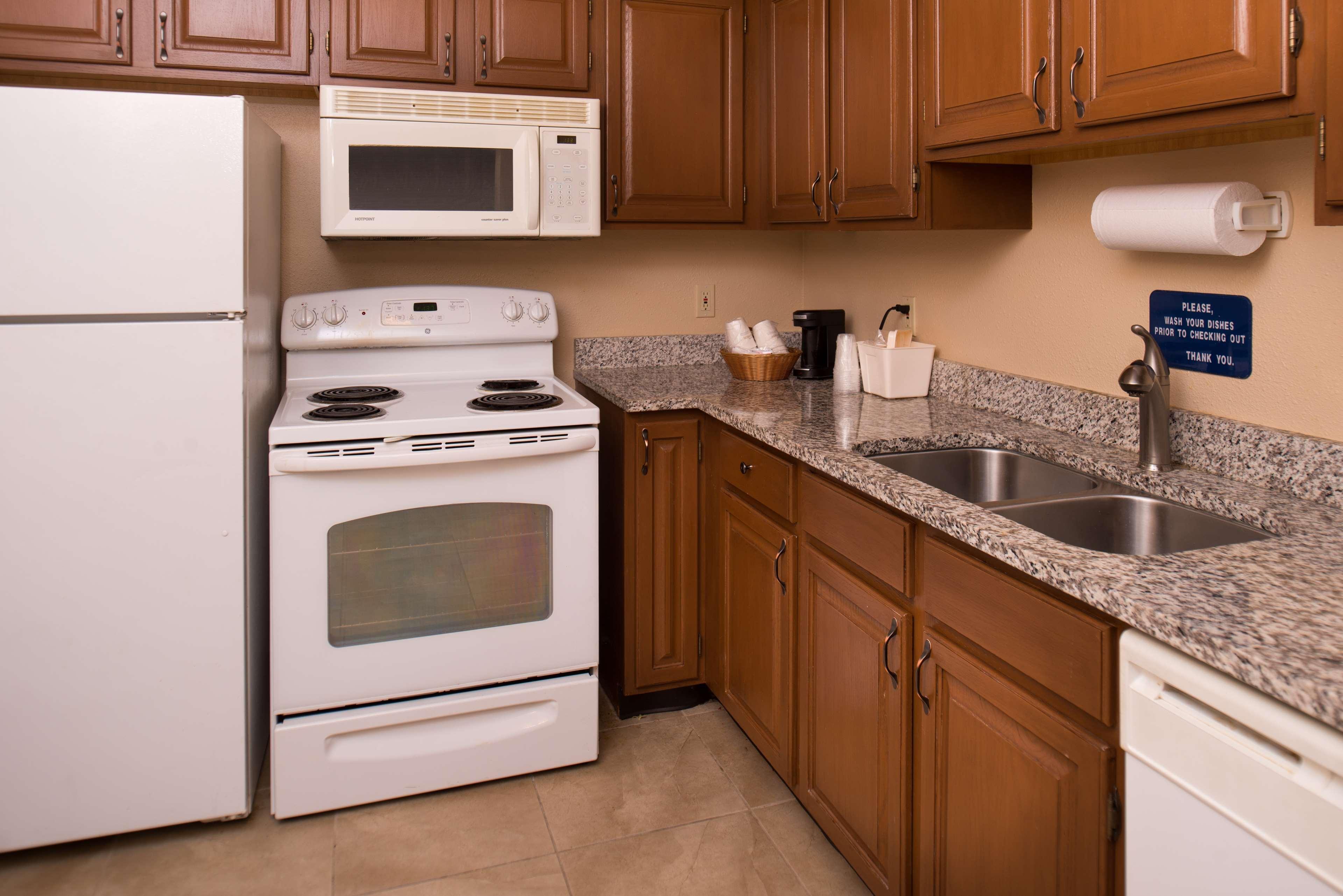 Best Western Ambassador Inn & Suites Wisconsin Dells Esterno foto