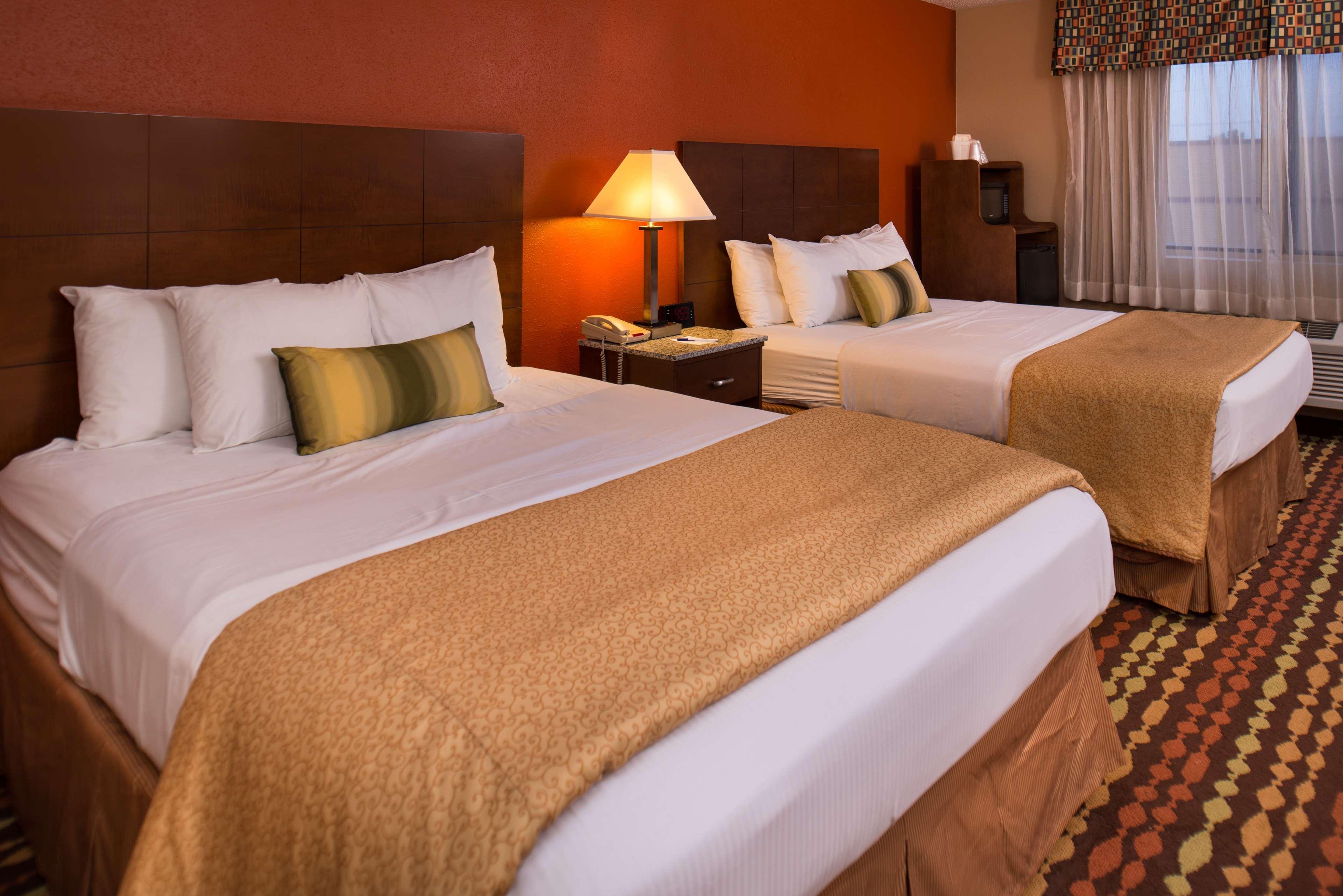 Best Western Ambassador Inn & Suites Wisconsin Dells Esterno foto