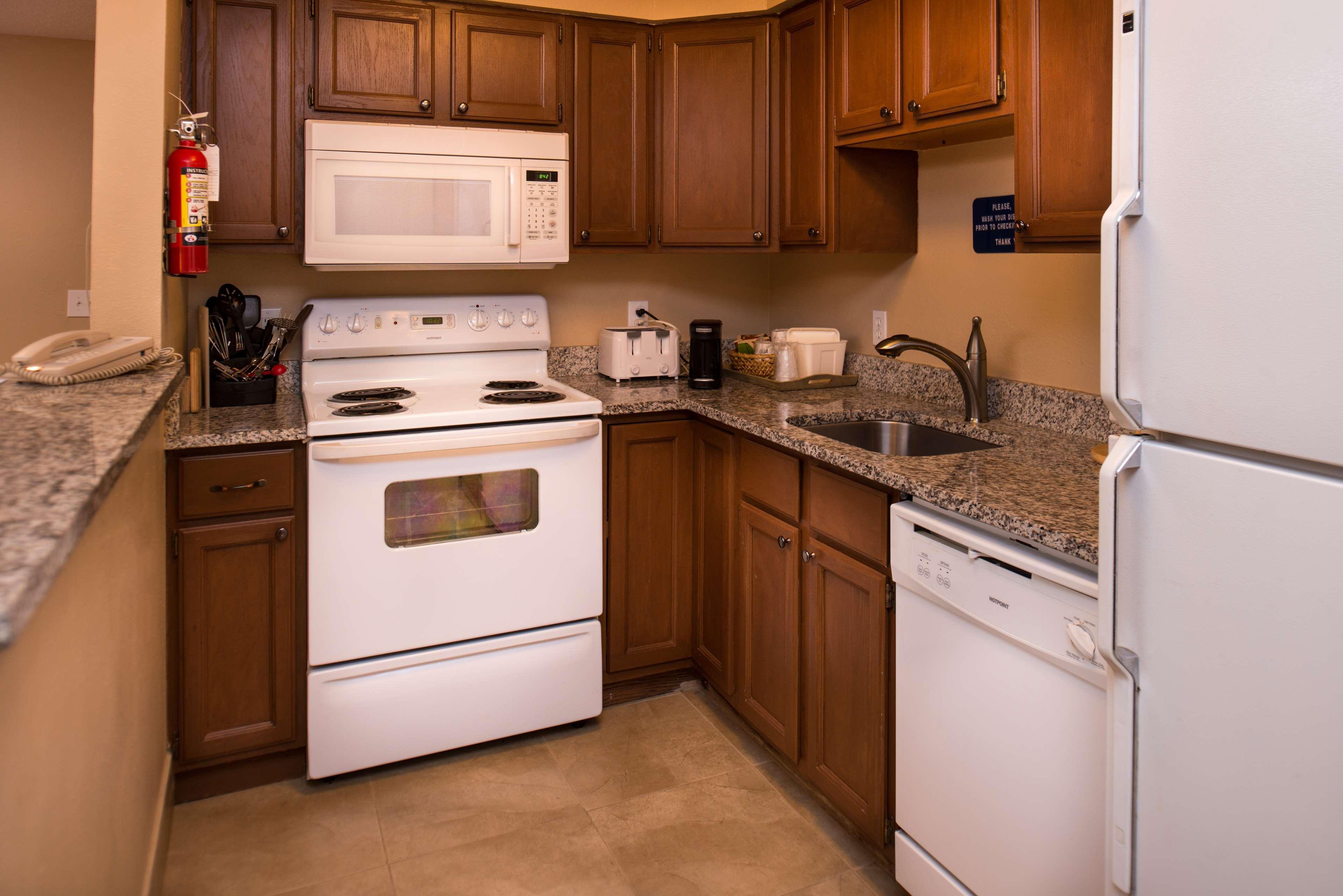 Best Western Ambassador Inn & Suites Wisconsin Dells Esterno foto