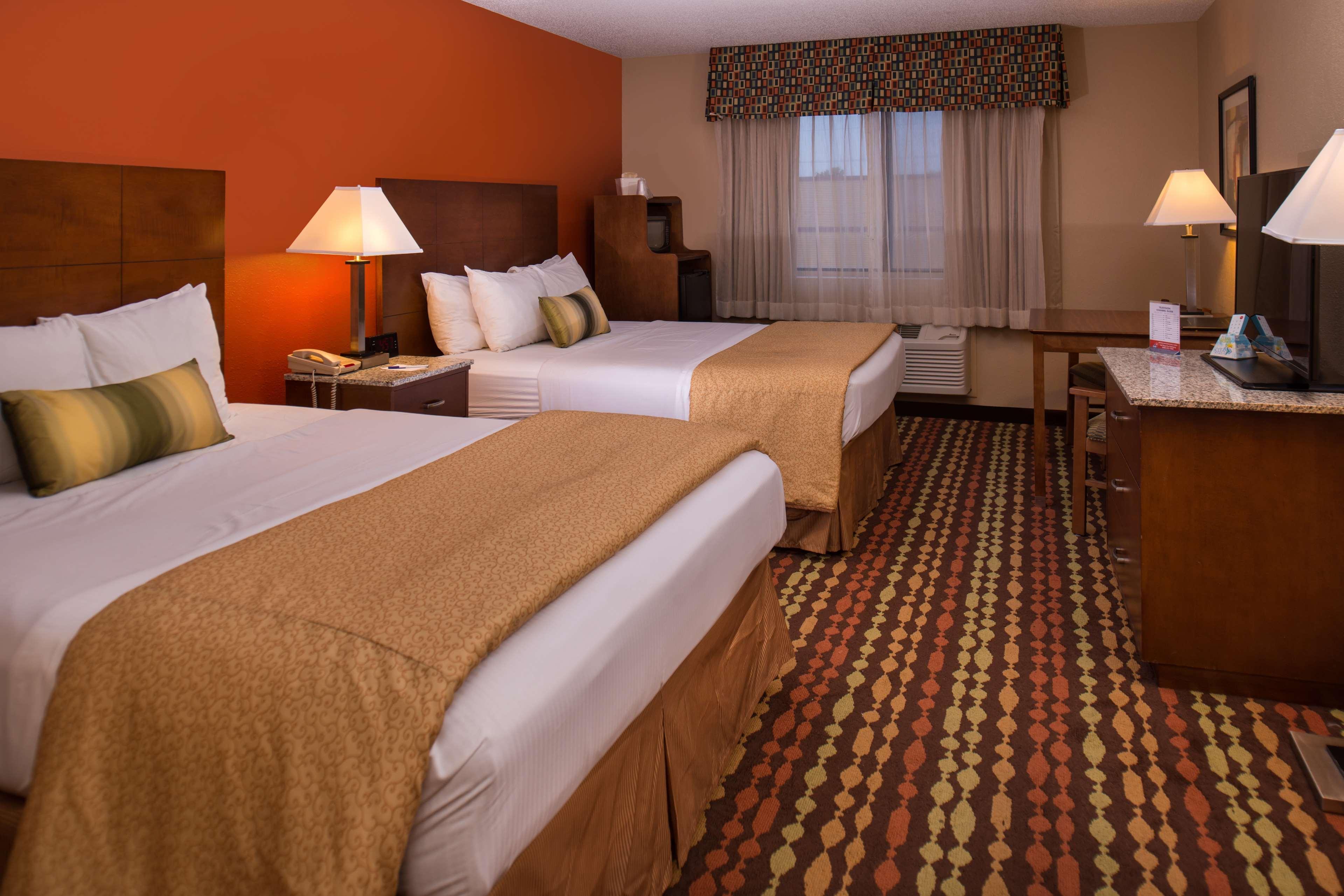 Best Western Ambassador Inn & Suites Wisconsin Dells Esterno foto