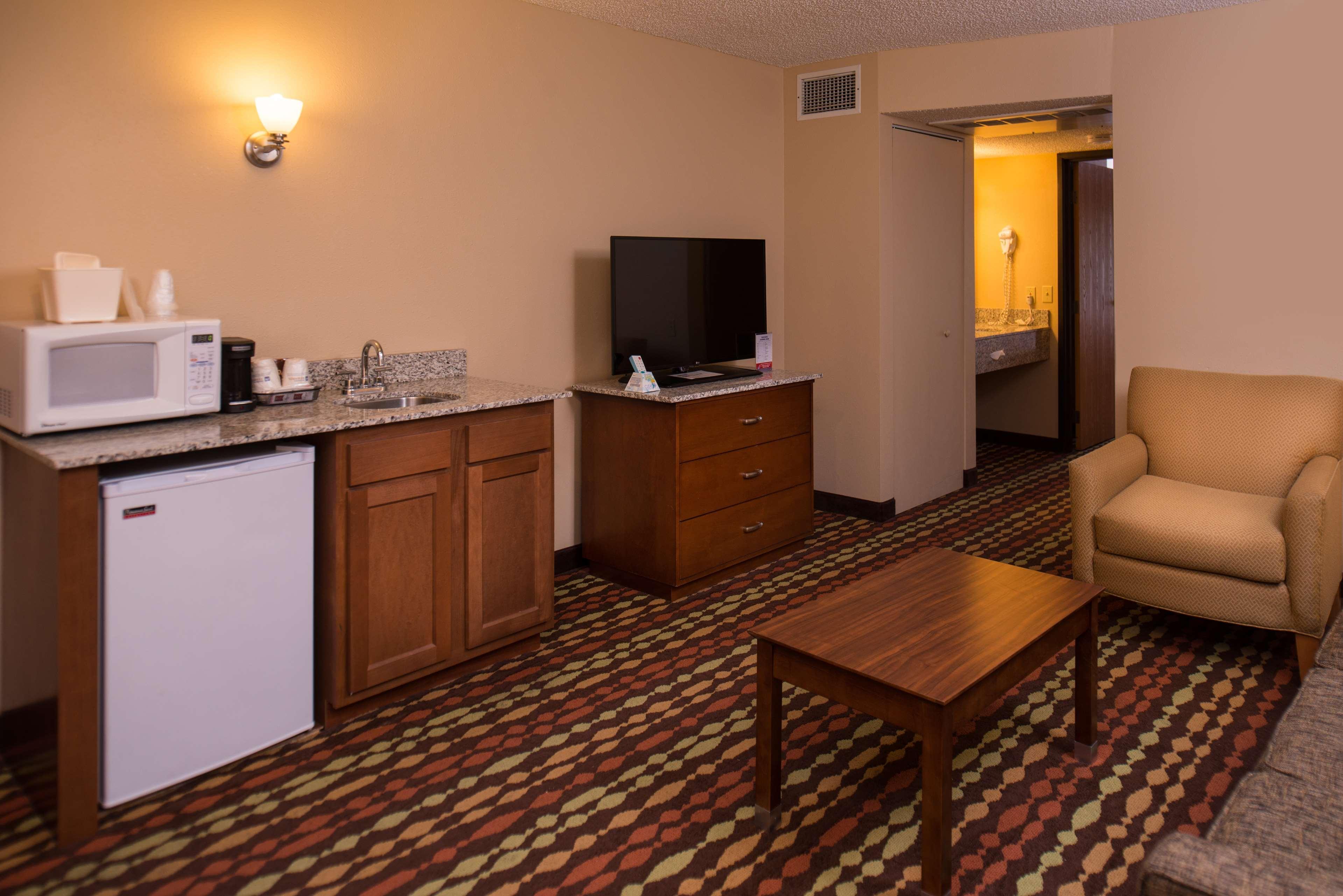Best Western Ambassador Inn & Suites Wisconsin Dells Esterno foto