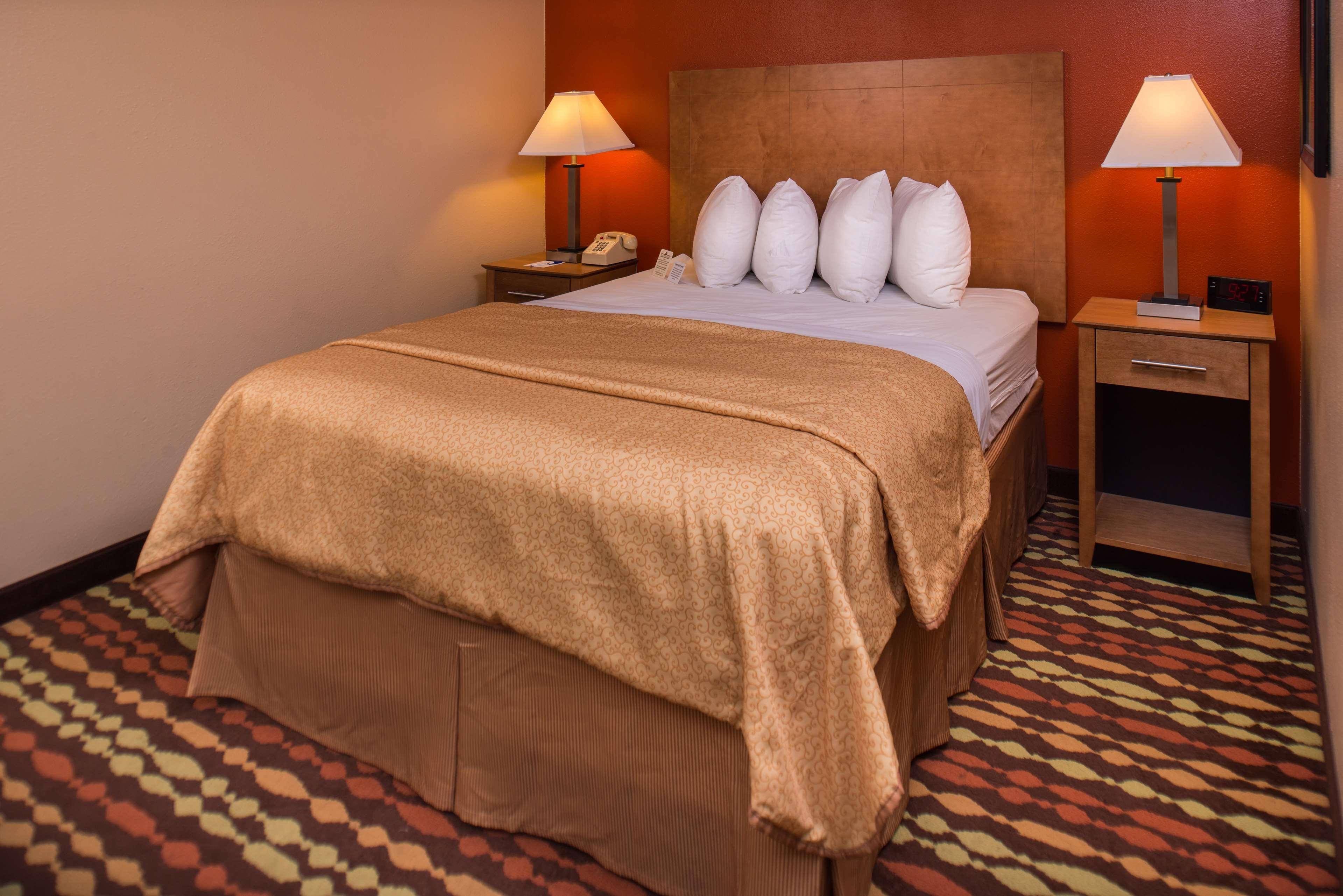 Best Western Ambassador Inn & Suites Wisconsin Dells Esterno foto