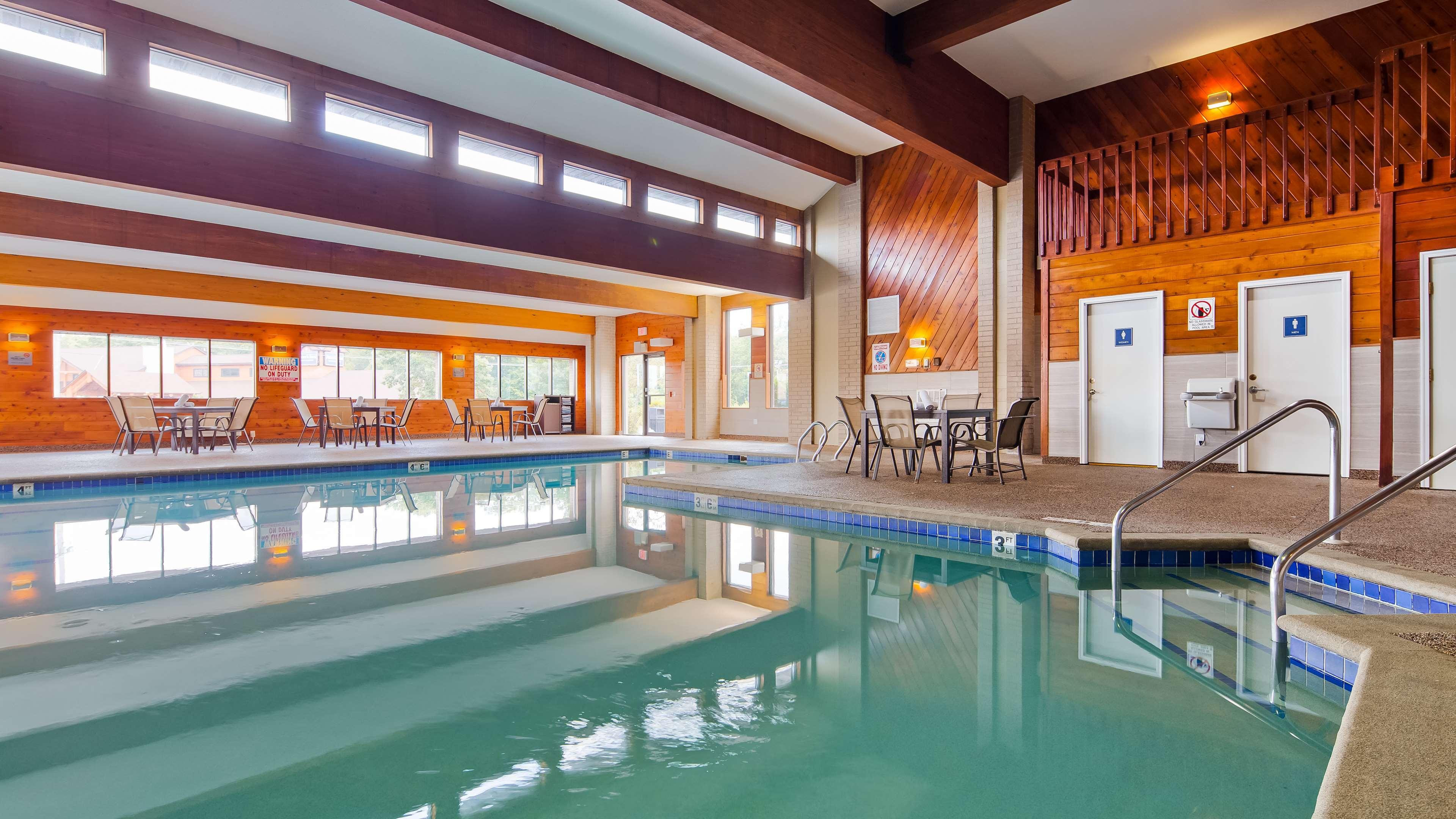Best Western Ambassador Inn & Suites Wisconsin Dells Esterno foto